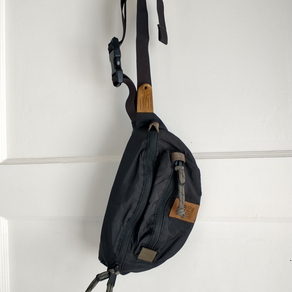 Topo Designs Other - Topo Designs Black Belt Bag